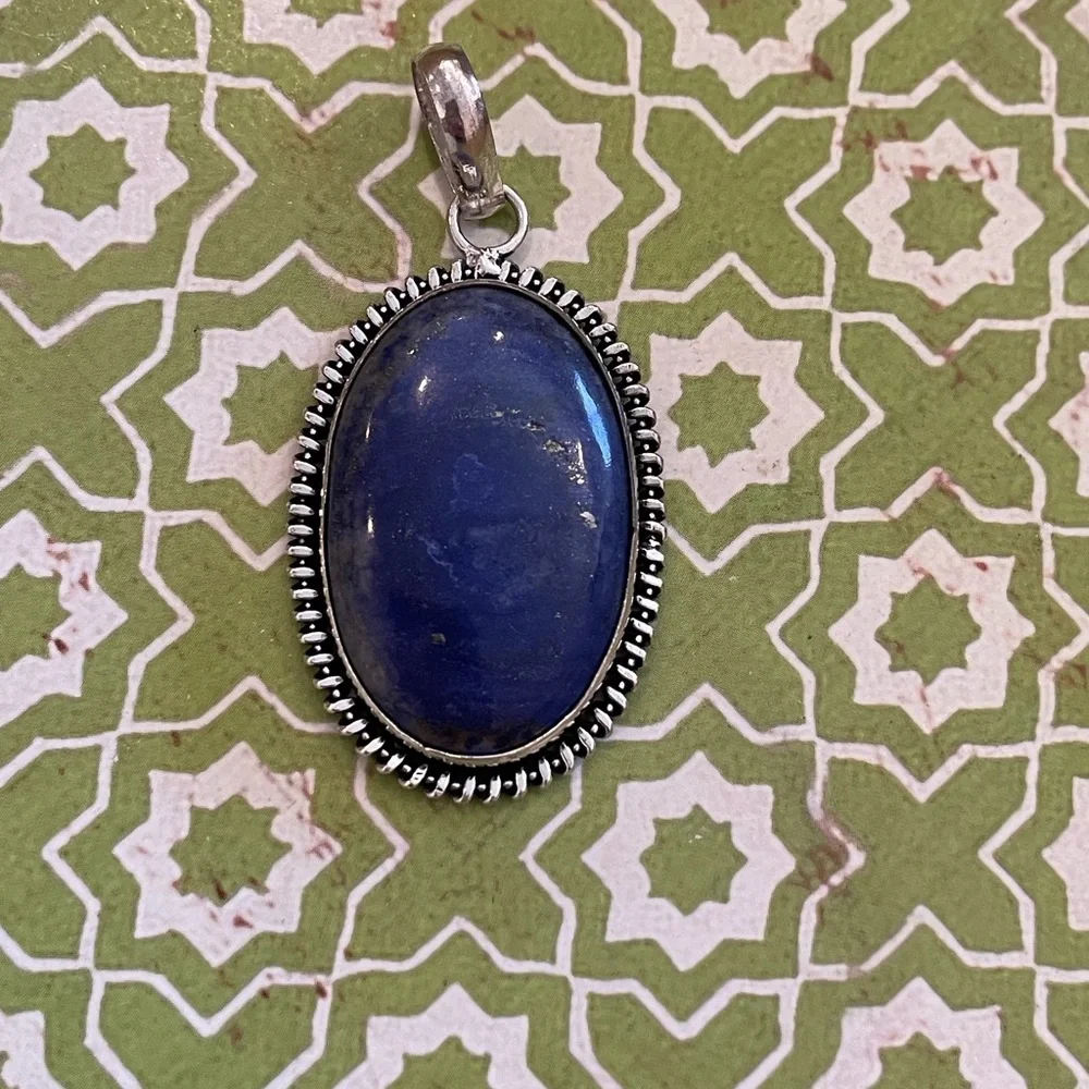 Natural Lapis Lazuli Oval Silver Plated Pendant โ Deep Blue Vintage Style - NEW - Picture 3 of 6